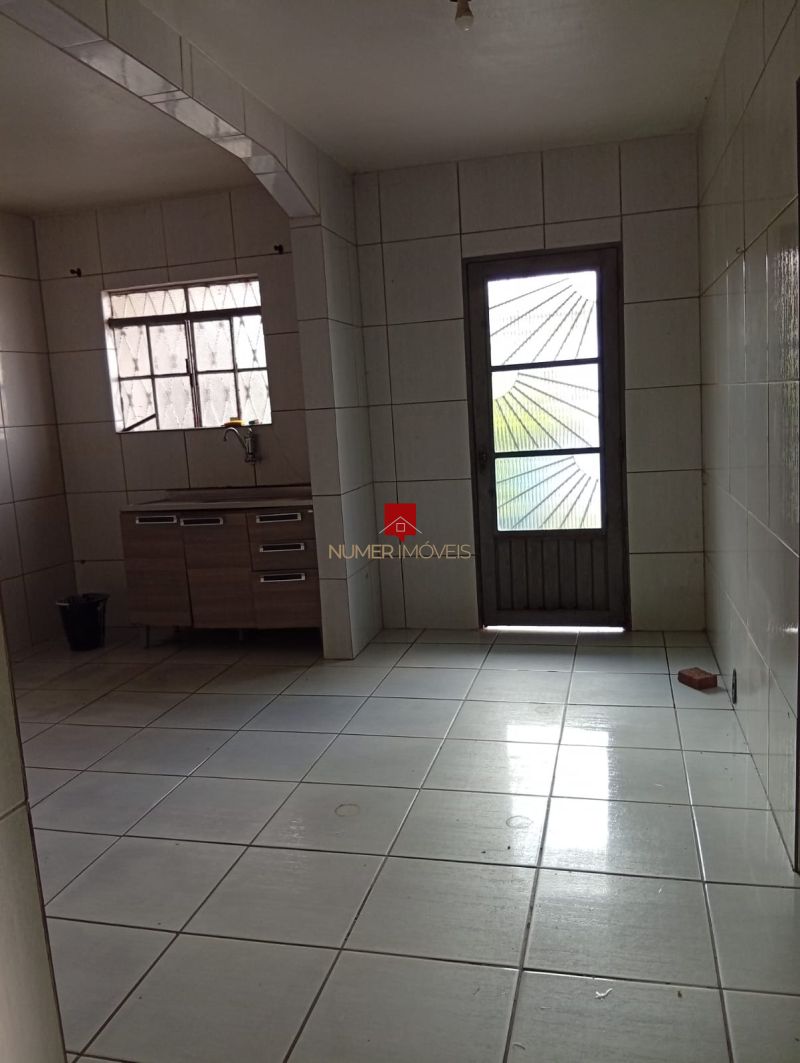 ALUGO CASA COM GARAGEM