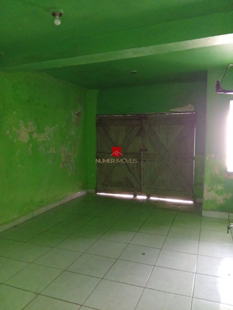 ALUGO CASA COM GARAGEM