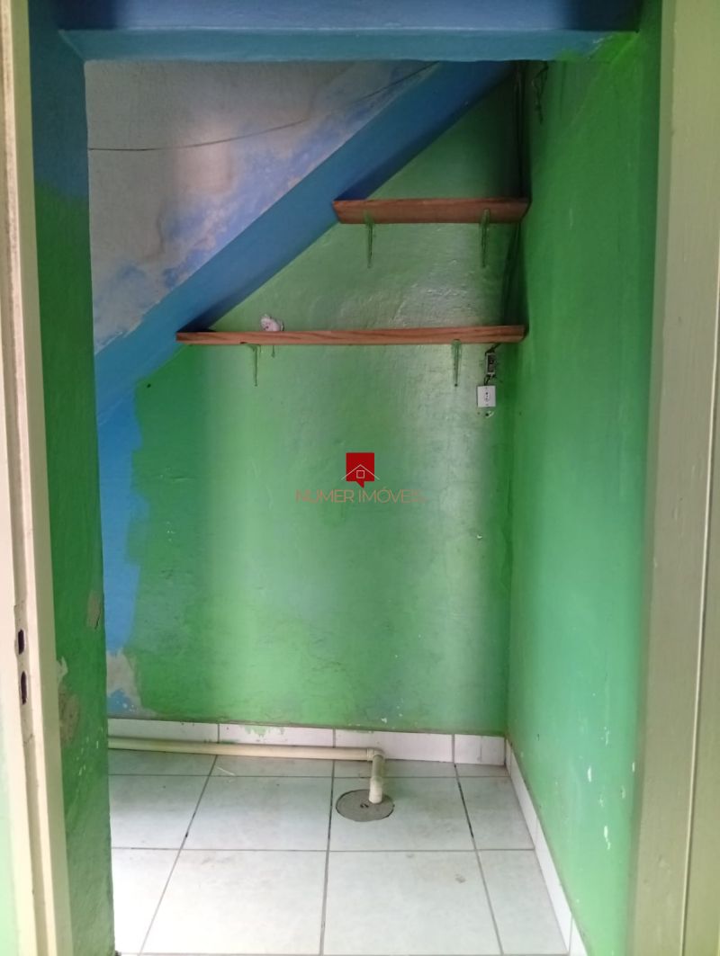 ALUGO CASA COM GARAGEM