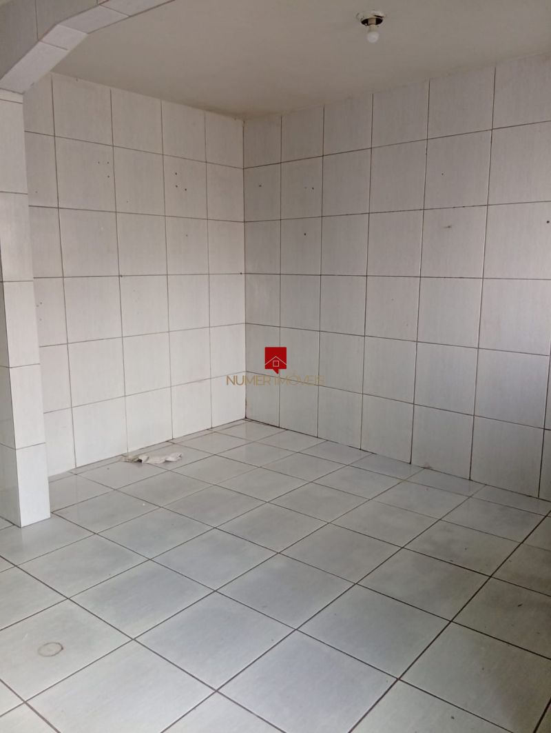 ALUGO CASA COM GARAGEM