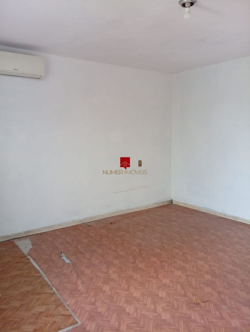 ALUGO CASA COM GARAGEM