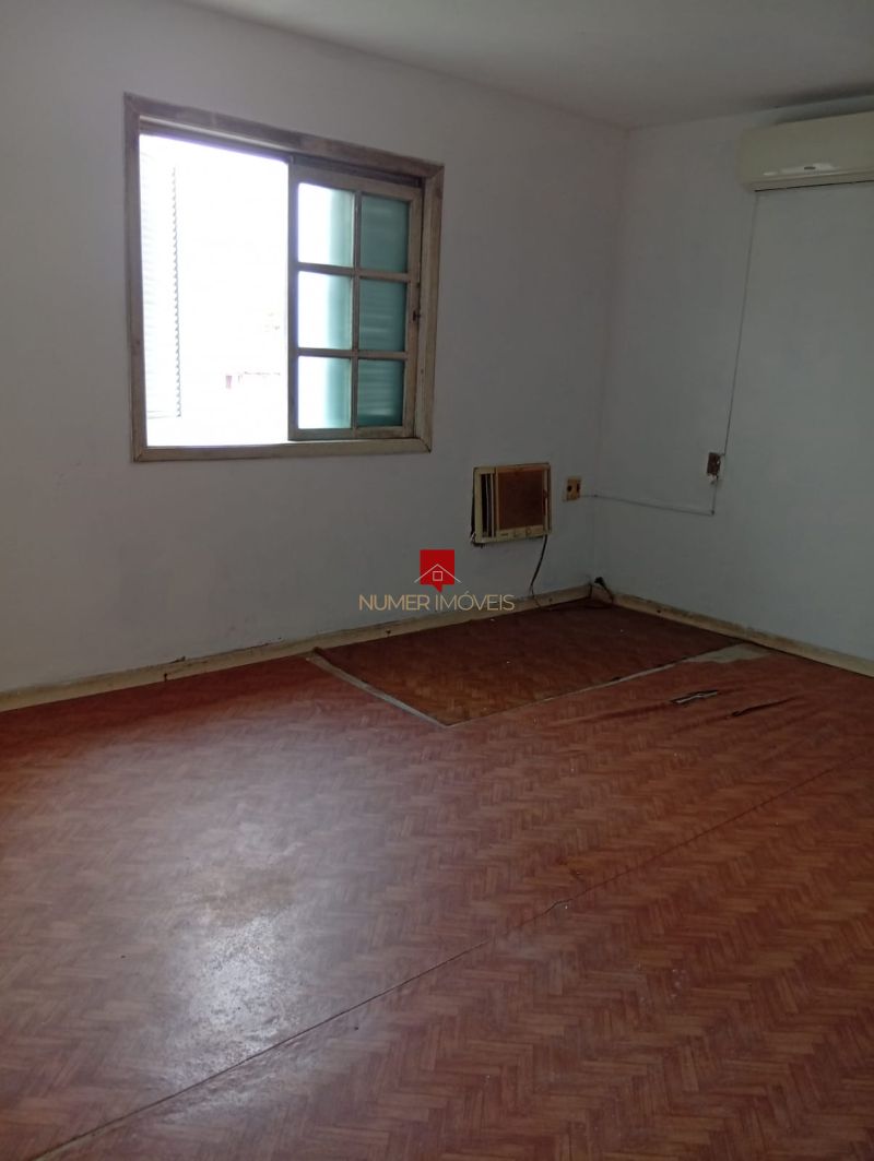 ALUGO CASA COM GARAGEM