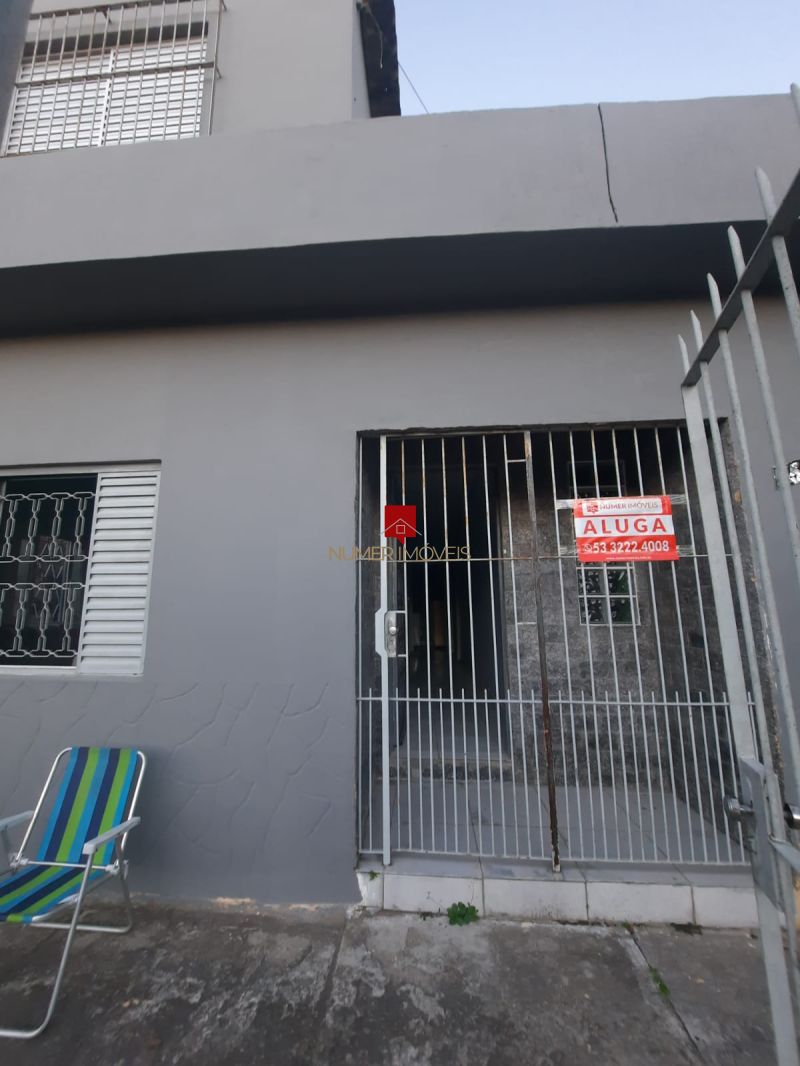 ALUGO CASA COM GARAGEM