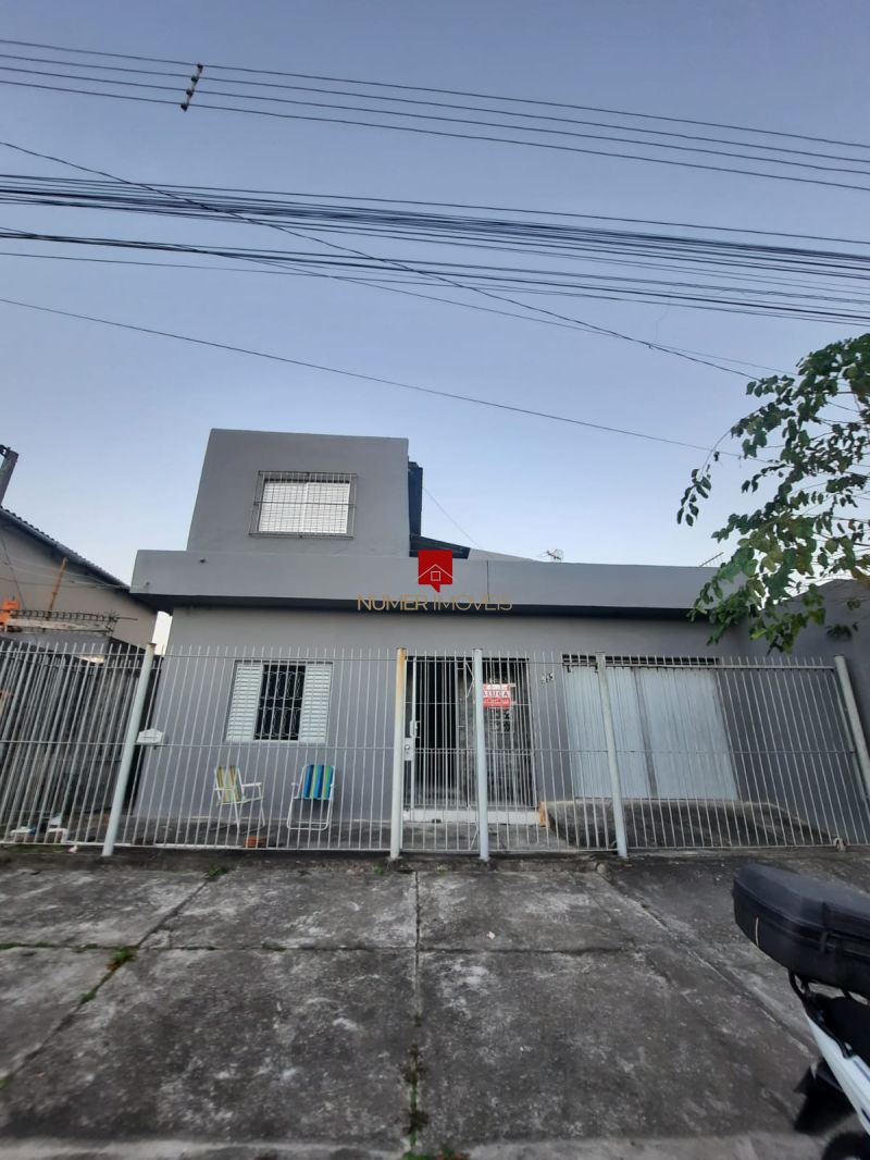 ALUGO CASA COM GARAGEM