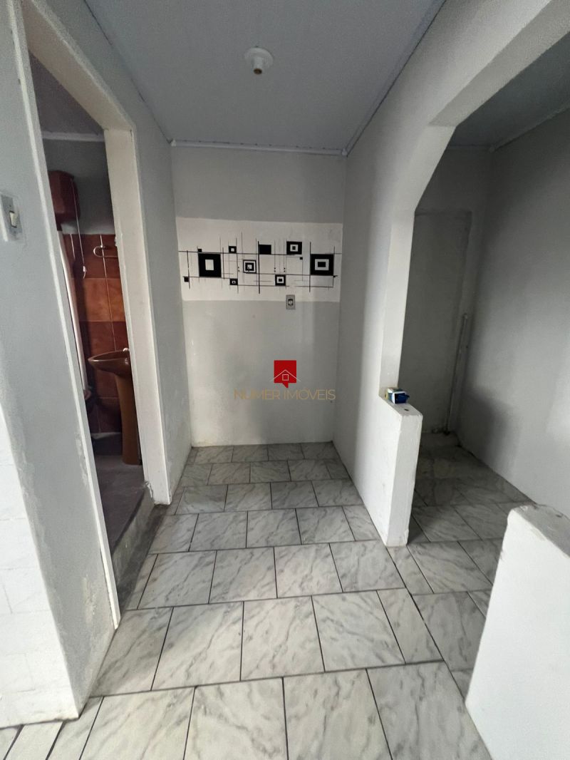 CASA PRÓXIMO AO BANRISUL DA AVENIDA DUQUE DE CAXIAS 
