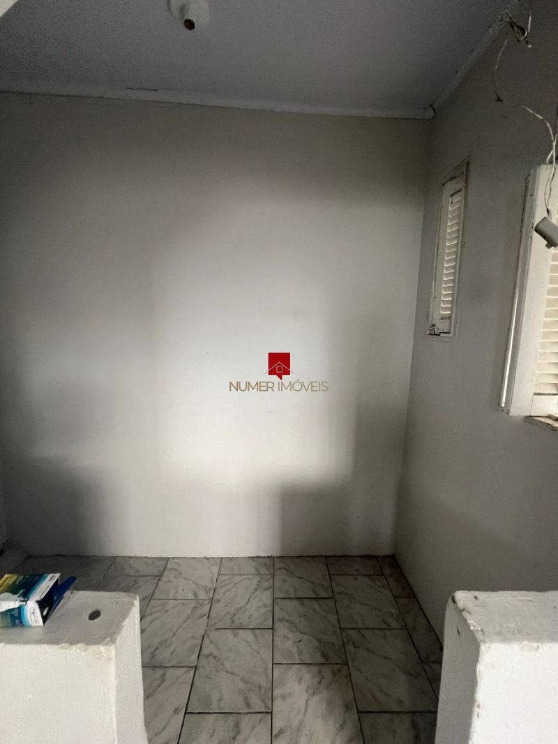 CASA PRÓXIMO AO BANRISUL DA AVENIDA DUQUE DE CAXIAS 