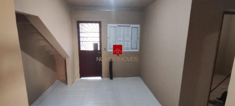  Lindo apartamento com pátio e duas vagas de garagem 