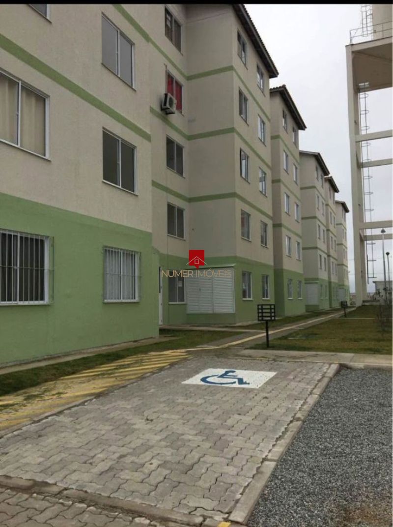 Apartamento Térreo com Ótima Localização 