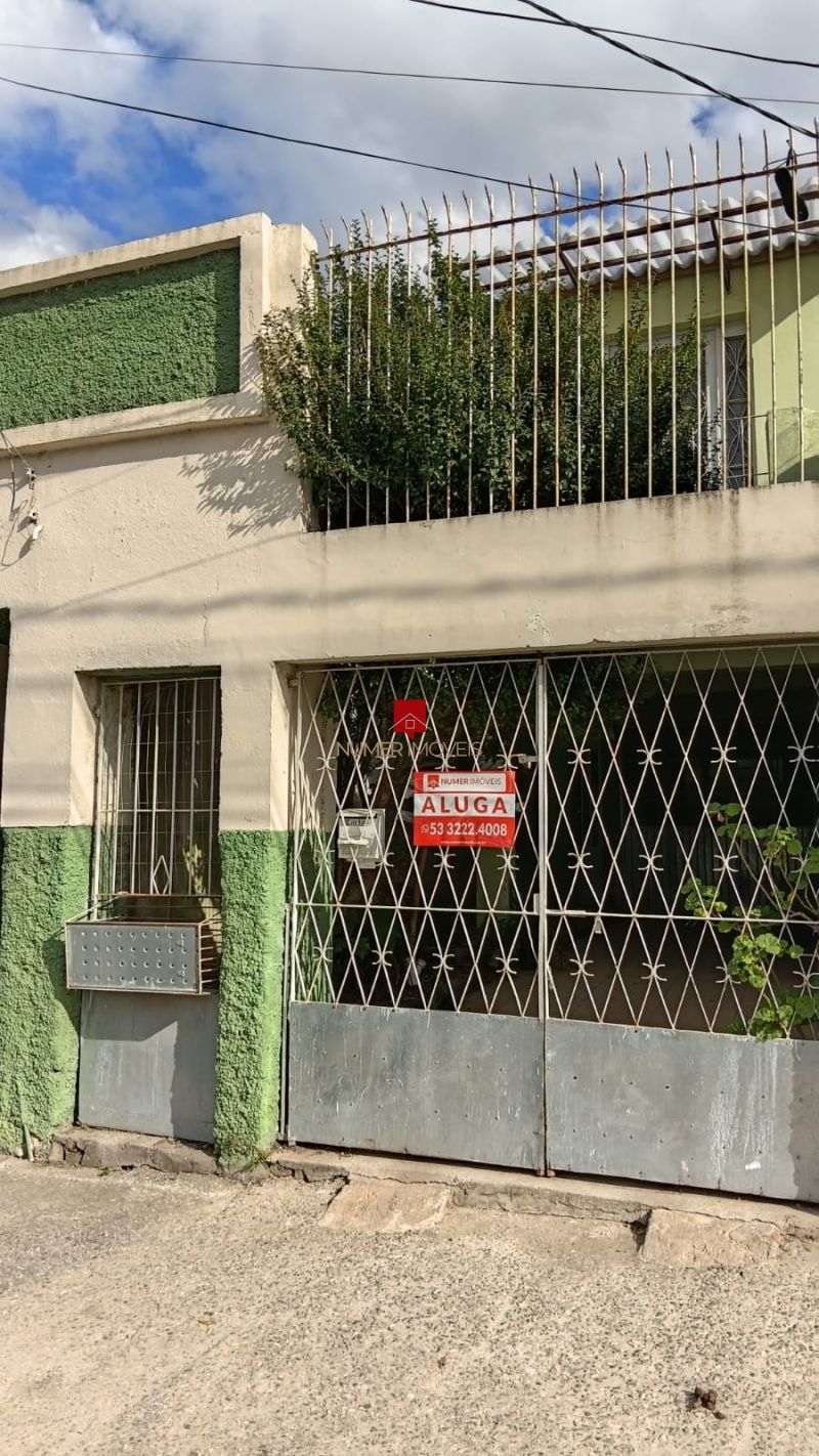 Sobrado semimobiliado Próximo ao Ifsul