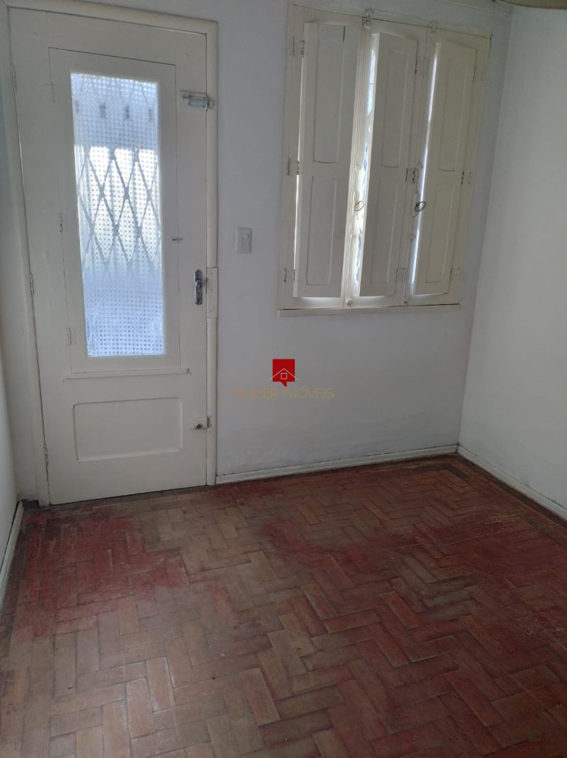Casa Central Com Churrasqueira