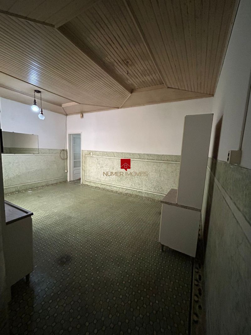 Casa Central Com Churrasqueira