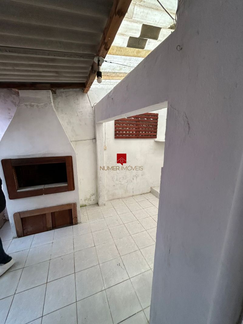 Casa Central Com Churrasqueira