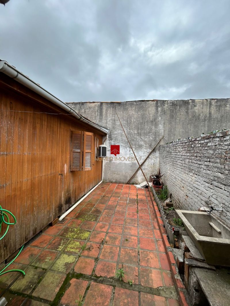 Casa Central Com Churrasqueira