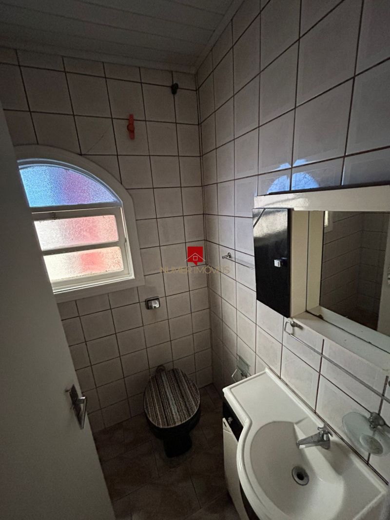 Casa Central Com Churrasqueira