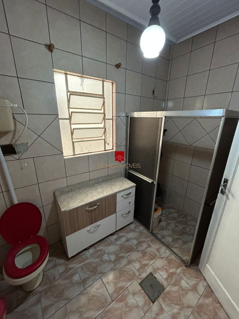 Casa Central Com Churrasqueira