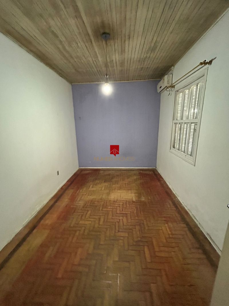 Casa Central Com Churrasqueira