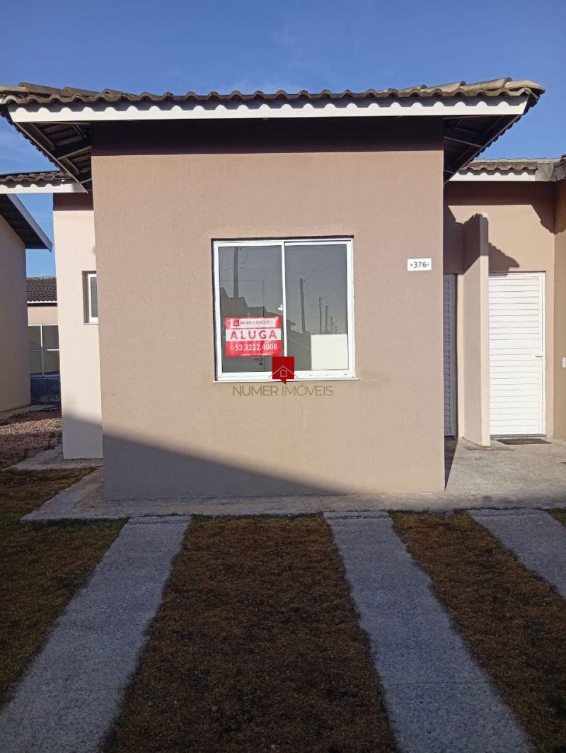 CASA EM CONDOMÍNIO 2DormitÃ³rios no bairro TRÊS VENDAS em PELOTAS