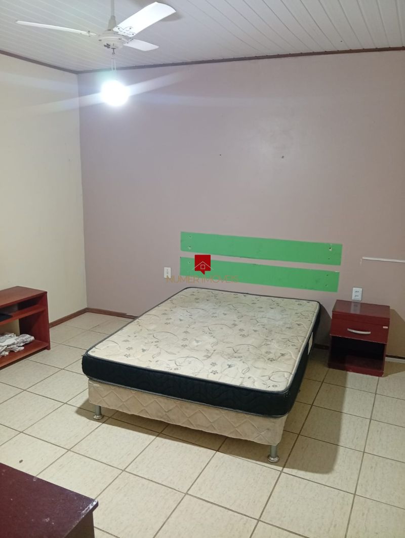 CASA MOBILIADA A POUCOS MTROS DA ORLA DO LARANJAL 