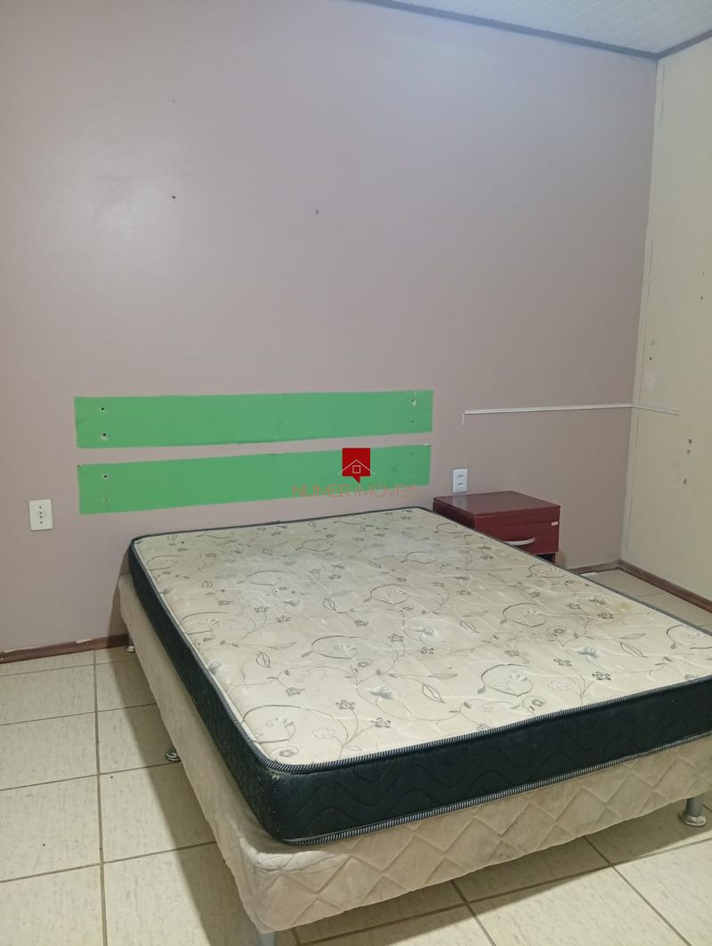CASA MOBILIADA A POUCOS MTROS DA ORLA DO LARANJAL 