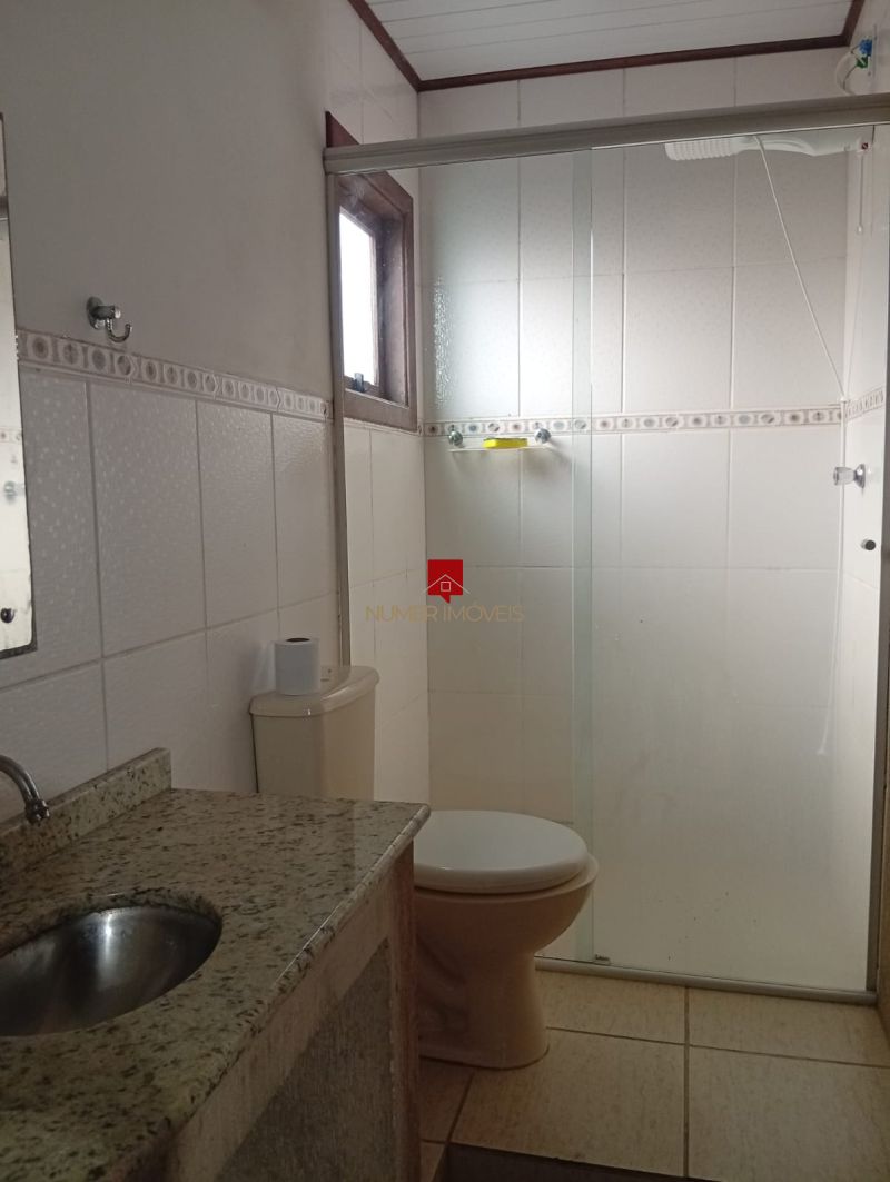 CASA MOBILIADA A POUCOS MTROS DA ORLA DO LARANJAL 