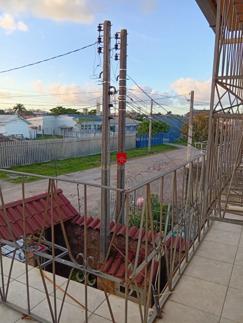 ALUGO CASA COM PISCINA E GARAGEM NO FRAGATA.