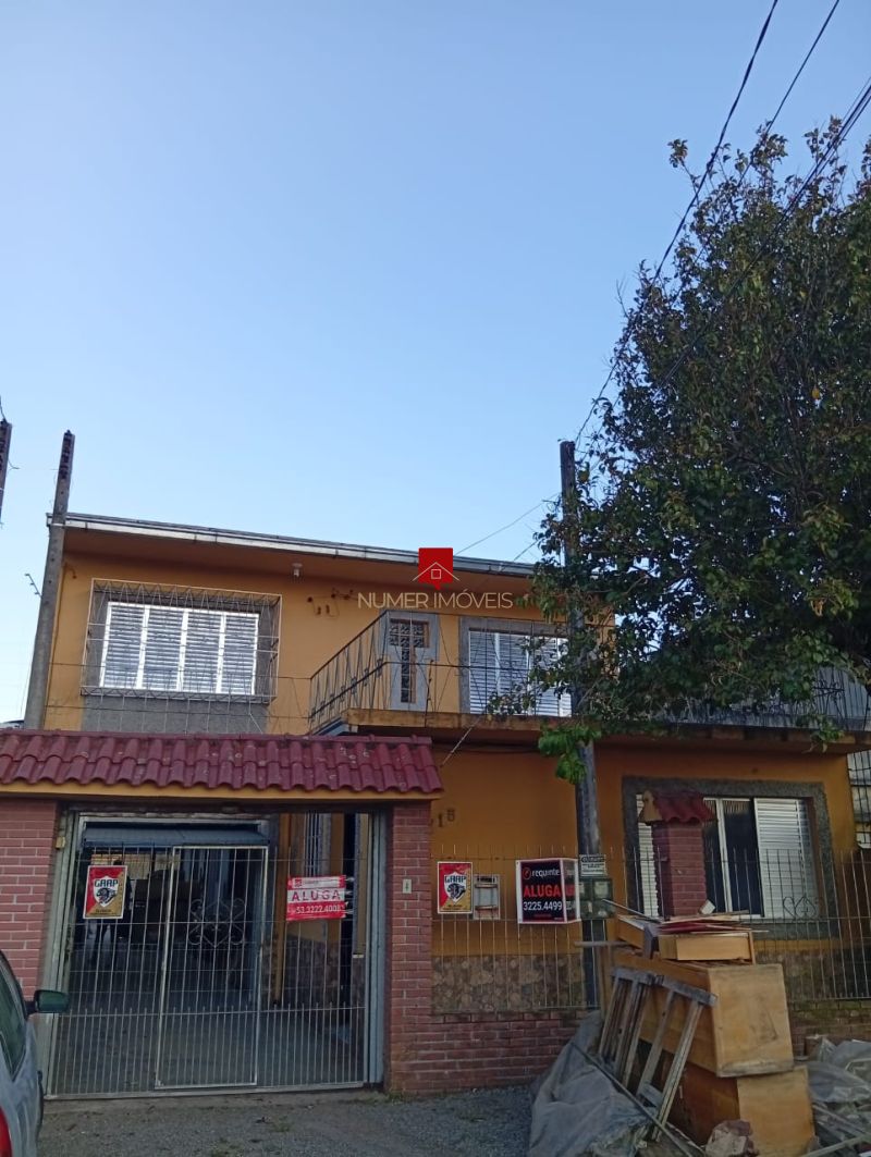 ALUGO CASA COM PISCINA E GARAGEM NO FRAGATA.