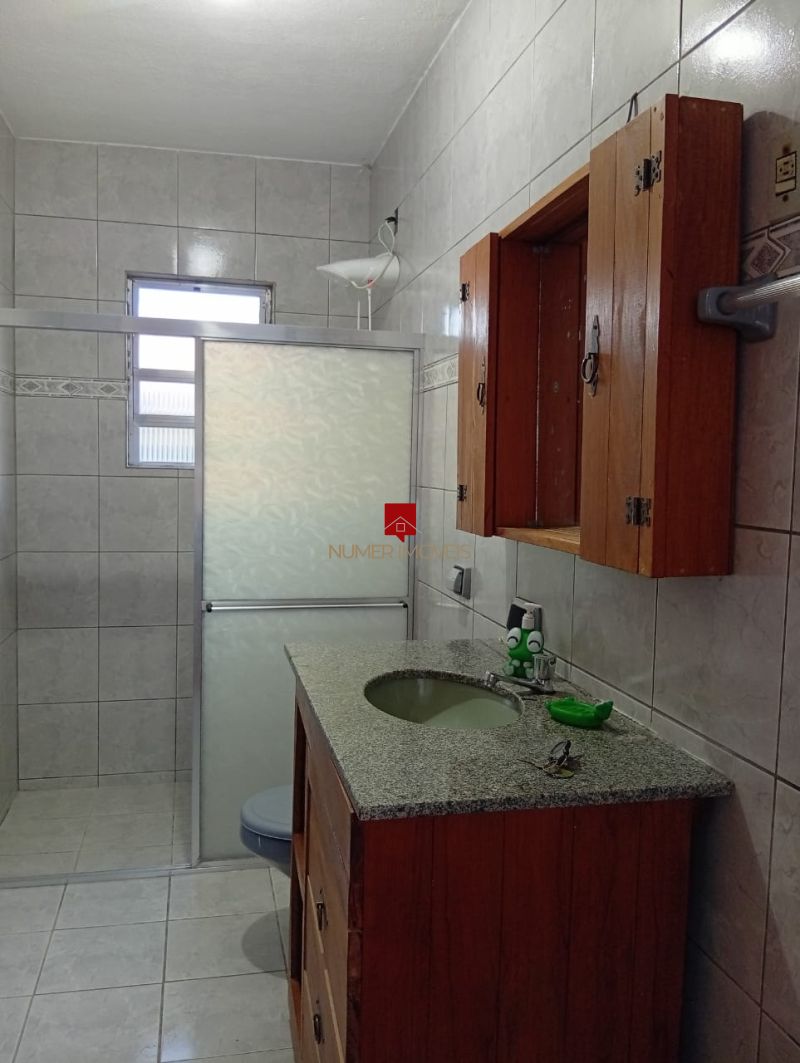 ALUGO CASA COM PISCINA E GARAGEM NO FRAGATA.