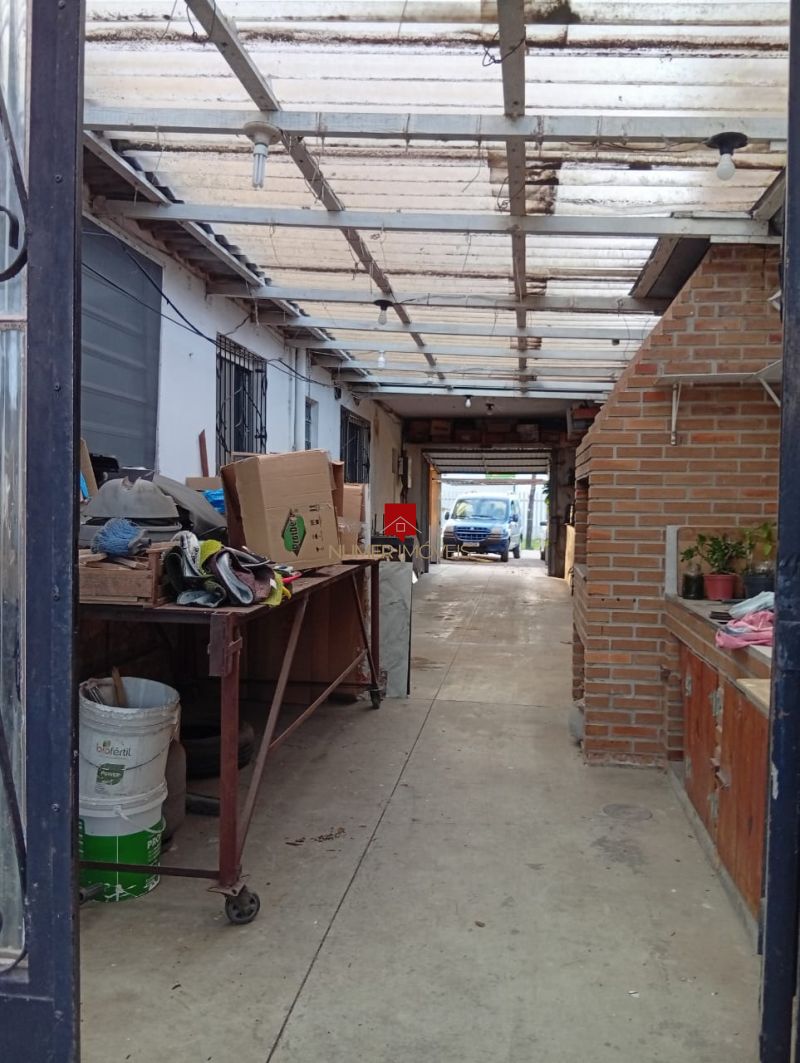 ALUGO CASA COM PISCINA E GARAGEM NO FRAGATA.