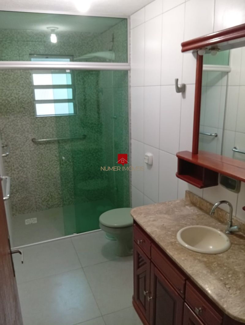 ALUGO CASA COM PISCINA E GARAGEM NO FRAGATA.