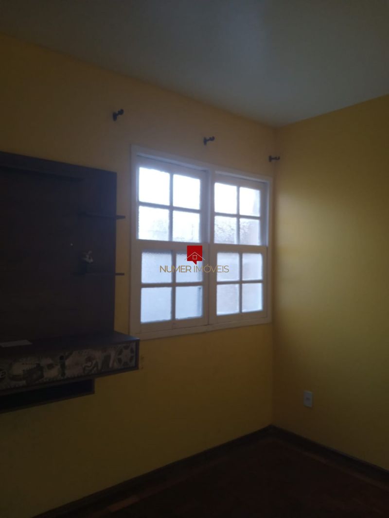 ALUGO APARTAMENTO CENTRAL COM GARAGEM 