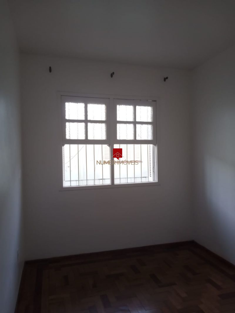 ALUGO APARTAMENTO CENTRAL COM GARAGEM 