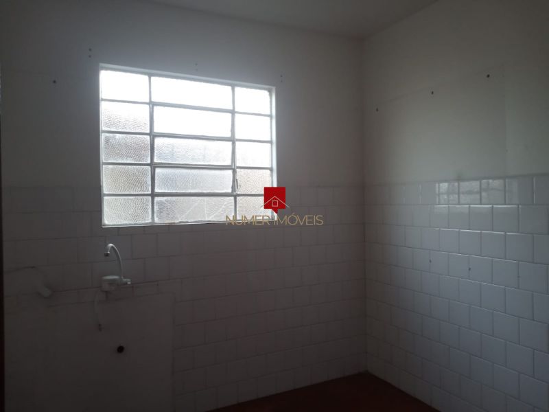 ALUGO APARTAMENTO CENTRAL COM GARAGEM 