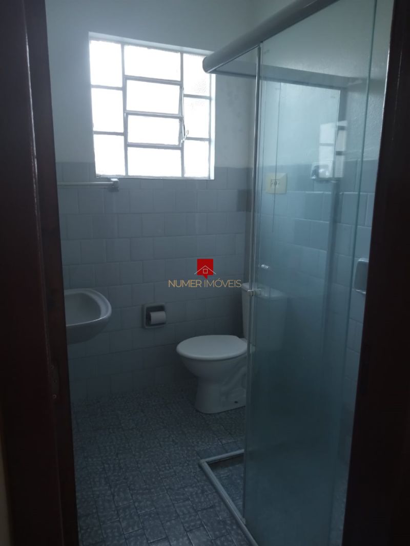 ALUGO APARTAMENTO CENTRAL COM GARAGEM 