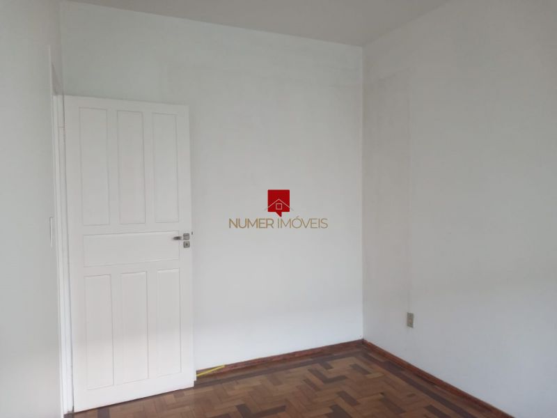 ALUGO APARTAMENTO CENTRAL COM GARAGEM 