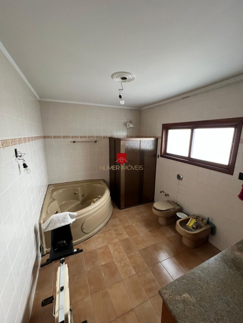 CASA AMPLA NO FRAGATA COM GARAGEM E PATIO