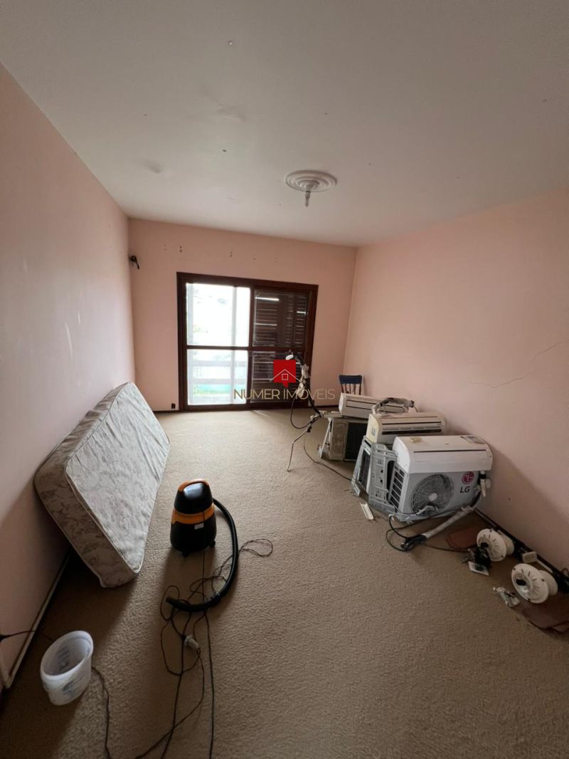 CASA AMPLA NO FRAGATA COM GARAGEM E PATIO