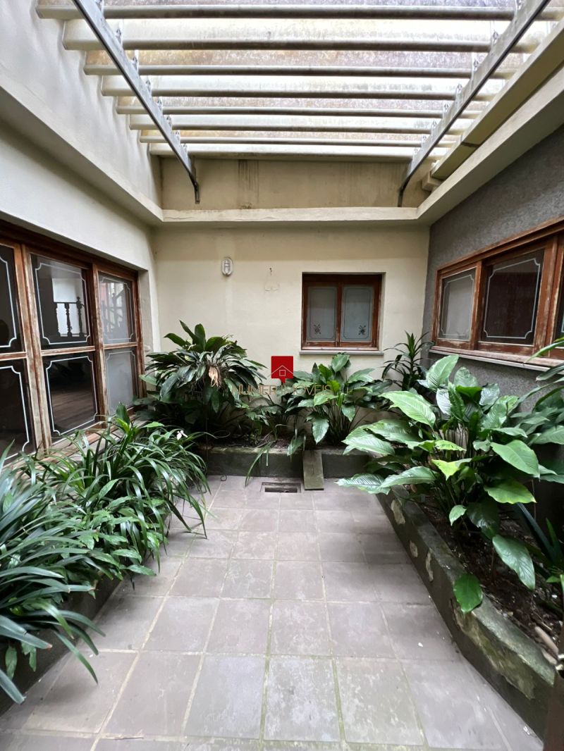 CASA AMPLA NO FRAGATA COM GARAGEM E PATIO