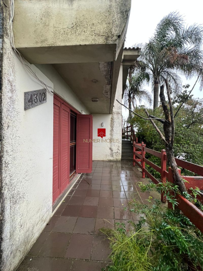 CASA AMPLA NO FRAGATA COM GARAGEM E PATIO