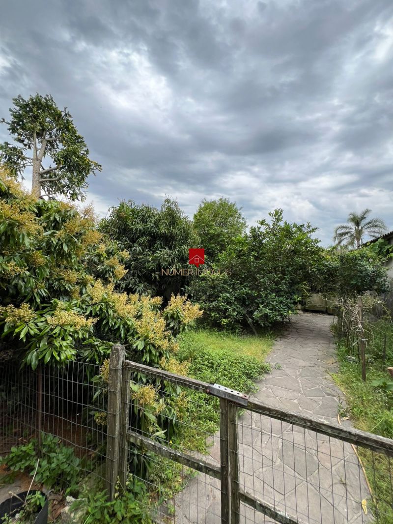 CASA AMPLA NO FRAGATA COM GARAGEM E PATIO