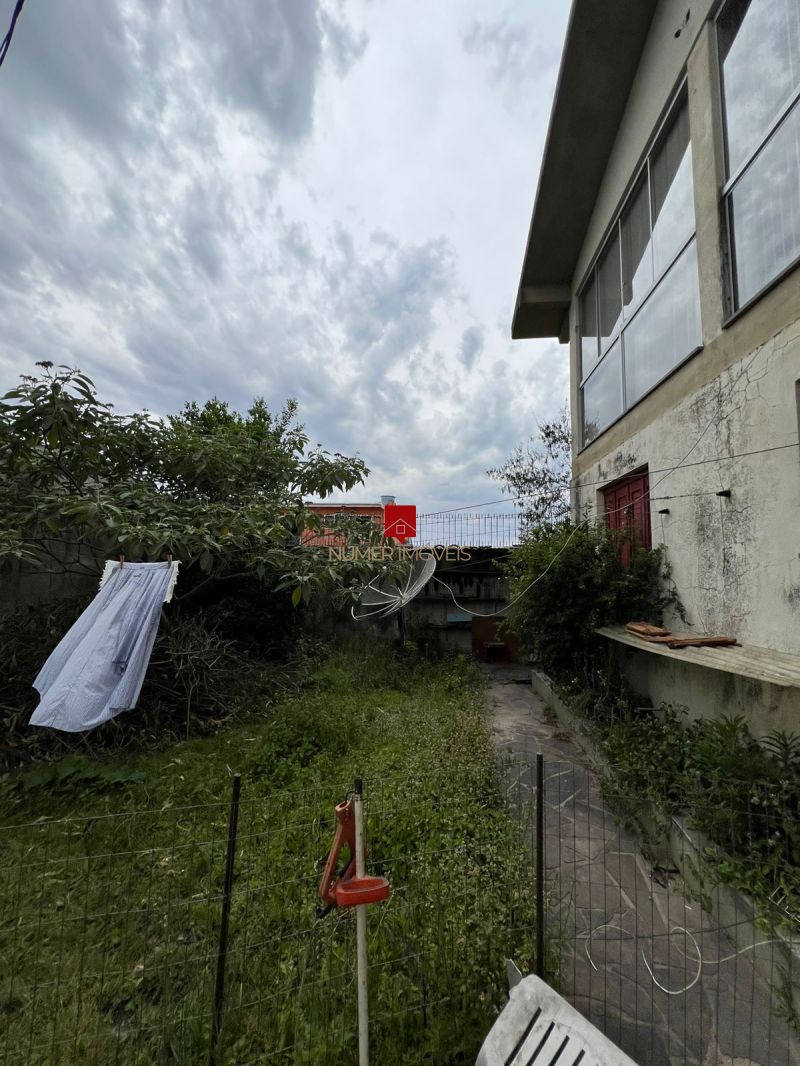 CASA AMPLA NO FRAGATA COM GARAGEM E PATIO