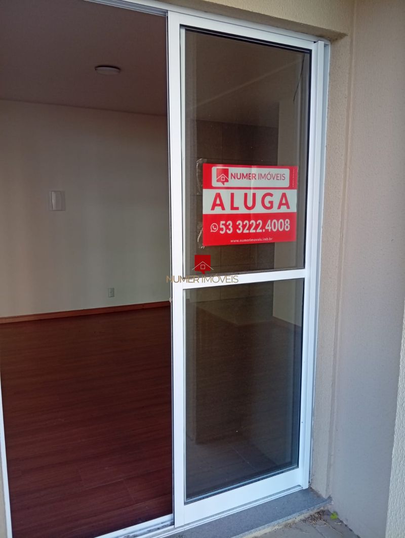 APARTAMENTO COM SACADA E CHURRASQUEIRA