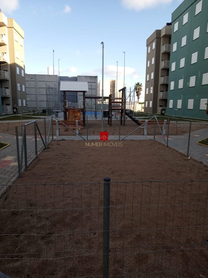 APARTAMENTO COM SACADA E CHURRASQUEIRA