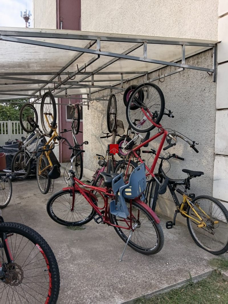 APARTAMENTO COM SACADA E CHURRASQUEIRA PRÓXIMO AO KROLOW