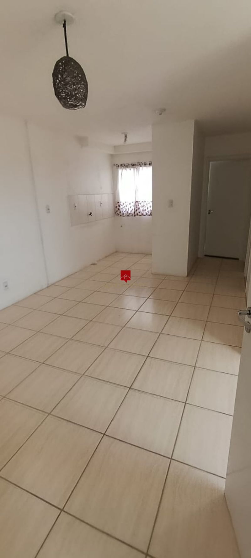 APARTAMENTO COM SACADA E CHURRASQUEIRA PRÓXIMO AO KROLOW