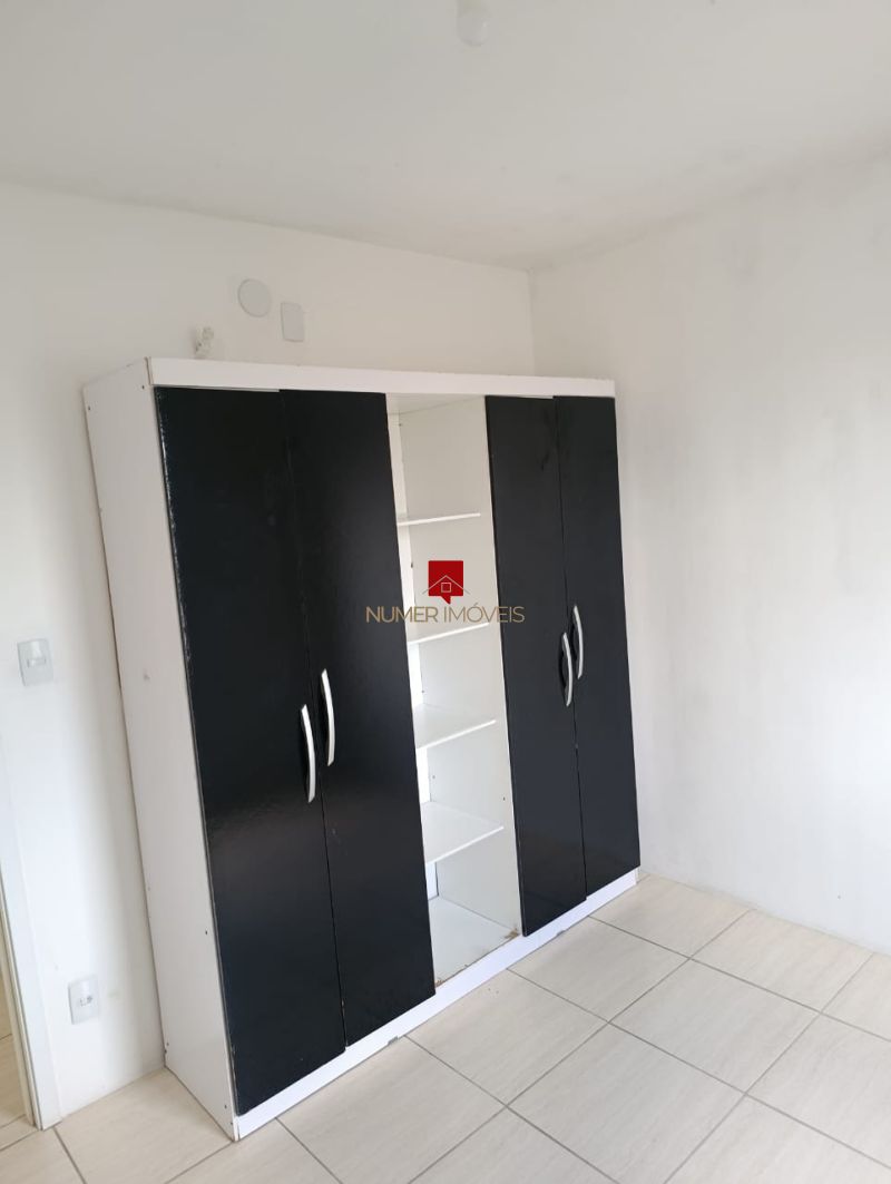 APARTAMENTO COM SACADA E CHURRASQUEIRA PRÓXIMO AO KROLOW