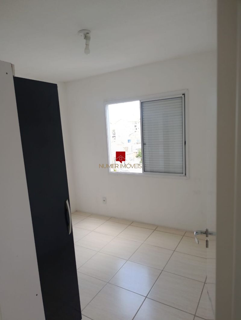 APARTAMENTO COM SACADA E CHURRASQUEIRA PRÓXIMO AO KROLOW