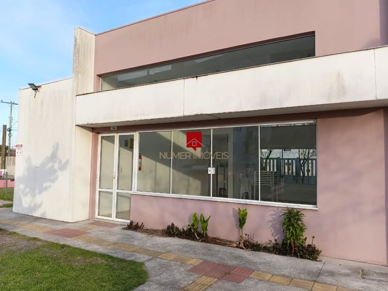 APARTAMENTO COM SACADA E CHURRASQUEIRA PRÓXIMO AO KROLOW