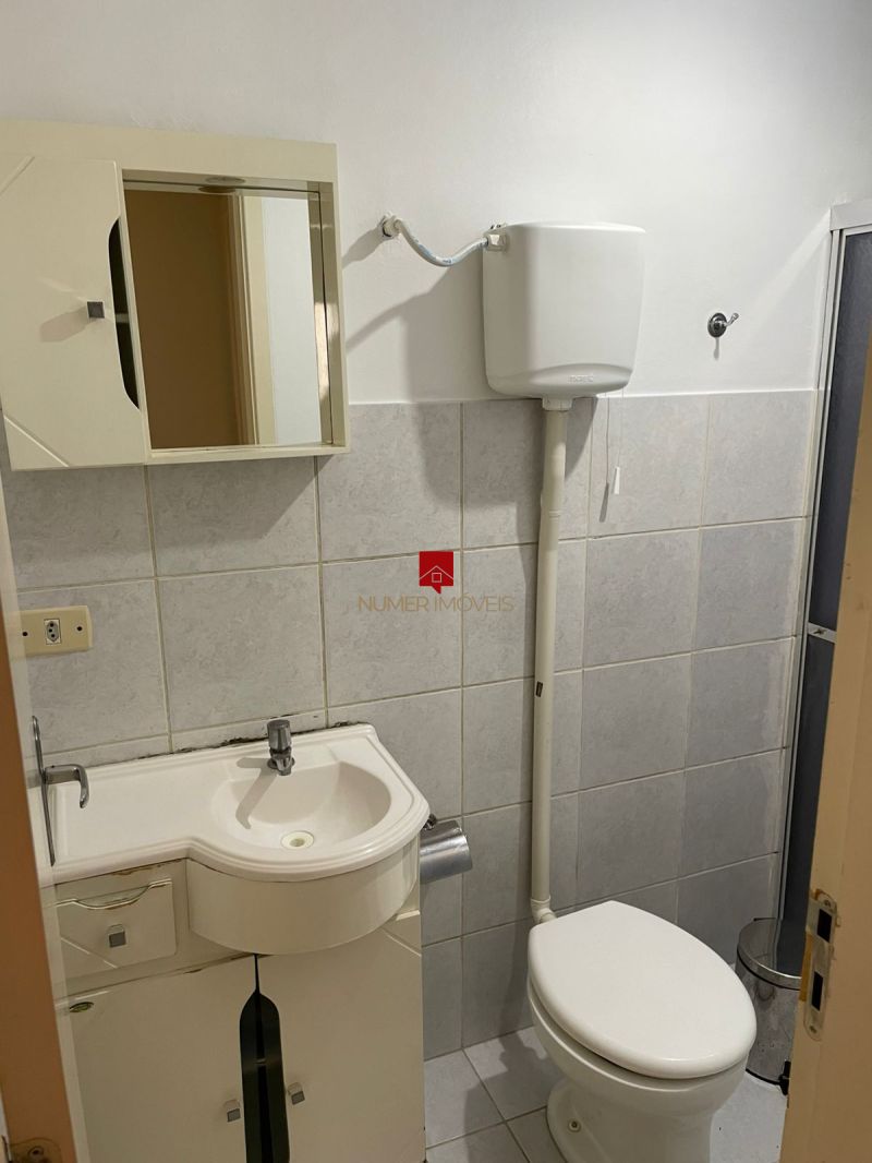 APARTAMENTO SEMIMOBILIADO NA AVENIDA SALGADO FILHO