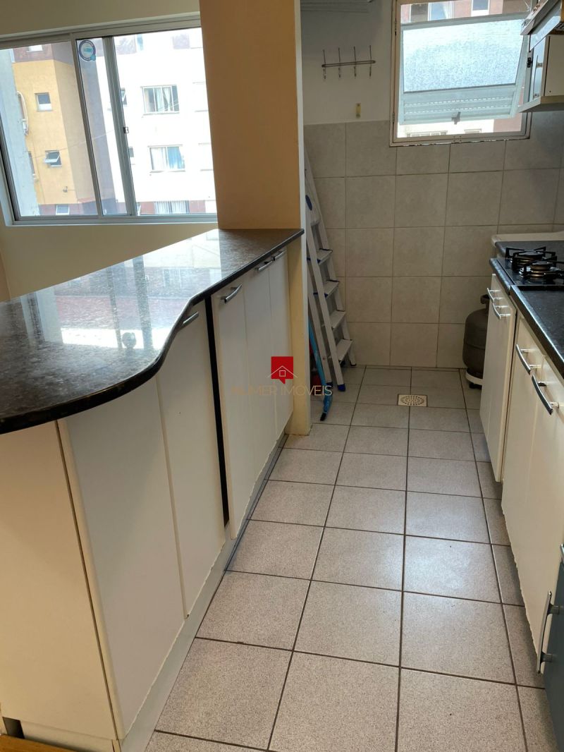 APARTAMENTO SEMIMOBILIADO NA AVENIDA SALGADO FILHO