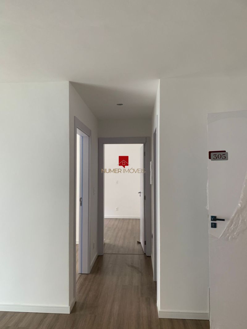 APARTAMENTO COM SACADA E CHURRASQUEIRA